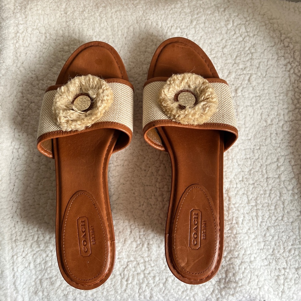 Coach Women's Tan and Cream Floral Slide Sandals